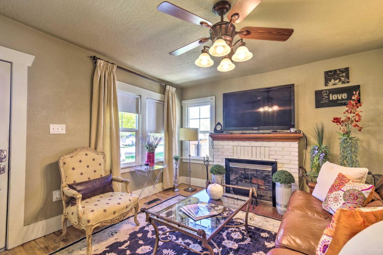 Holiday home Charming In Downtown With Patio And Yard! *