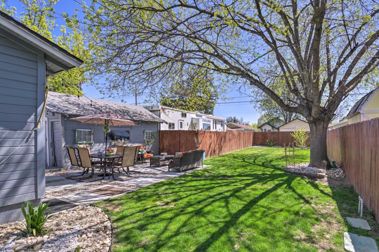 Charming In Downtown With Patio And Yard!